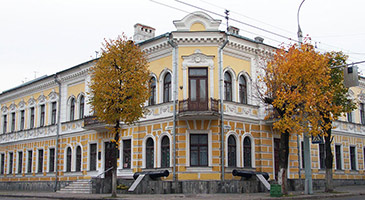 Пушка у музея в Бресте