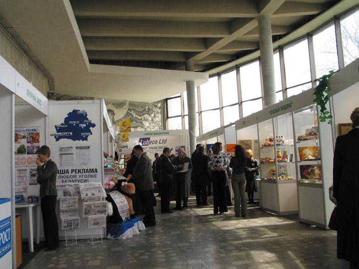 Участники выставки ищут новые контракты и отклик покупателей