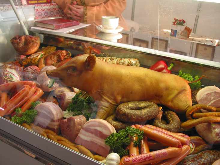 Продукция Слуцкого мясокомбината на выставке