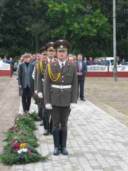 Участники открытия каплицы в Чижевщине