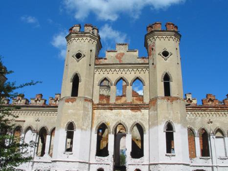 Коссовский дворец, май 2004 года