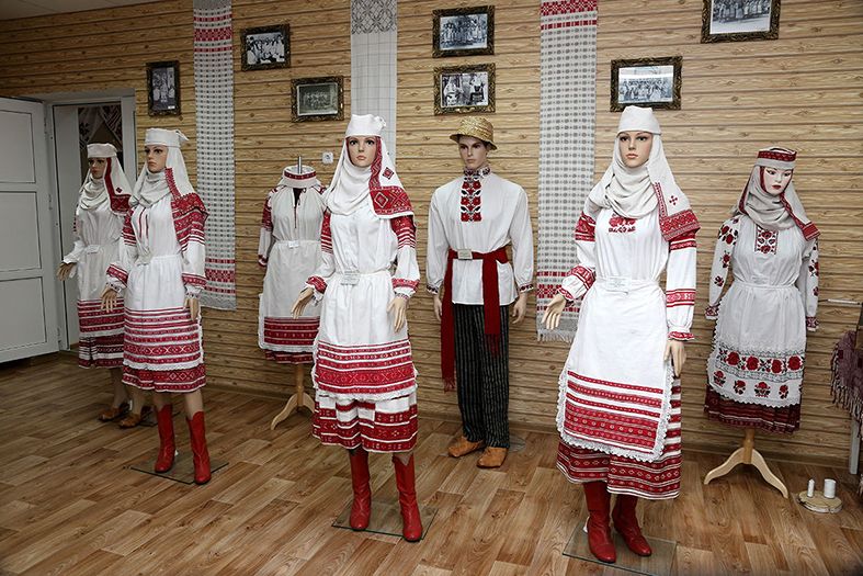 Малоритский районный центр народного творчества: зал народного костюма