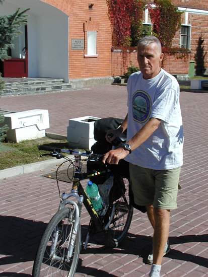 2003_39_velosipedistputeshestvennik_yanush_river_3.jpg
